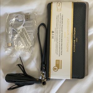 Charging wallet with RFID protection